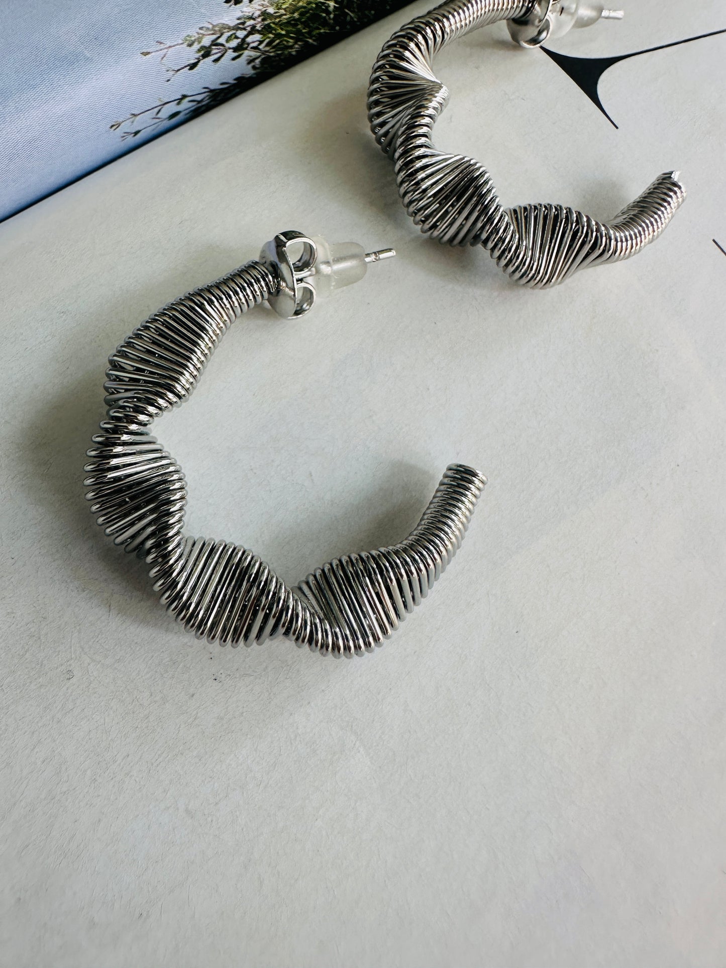 Pendientes SUMO Plateado