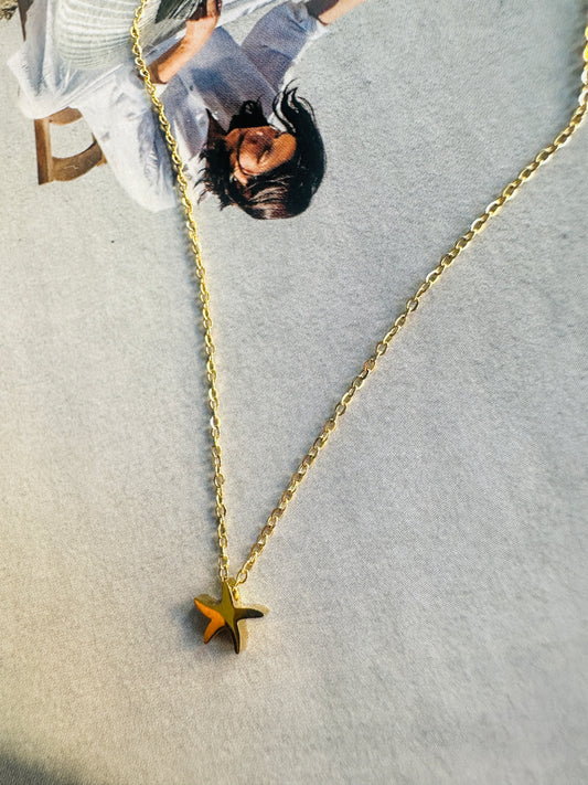 Collar MINI Estrella Dorado