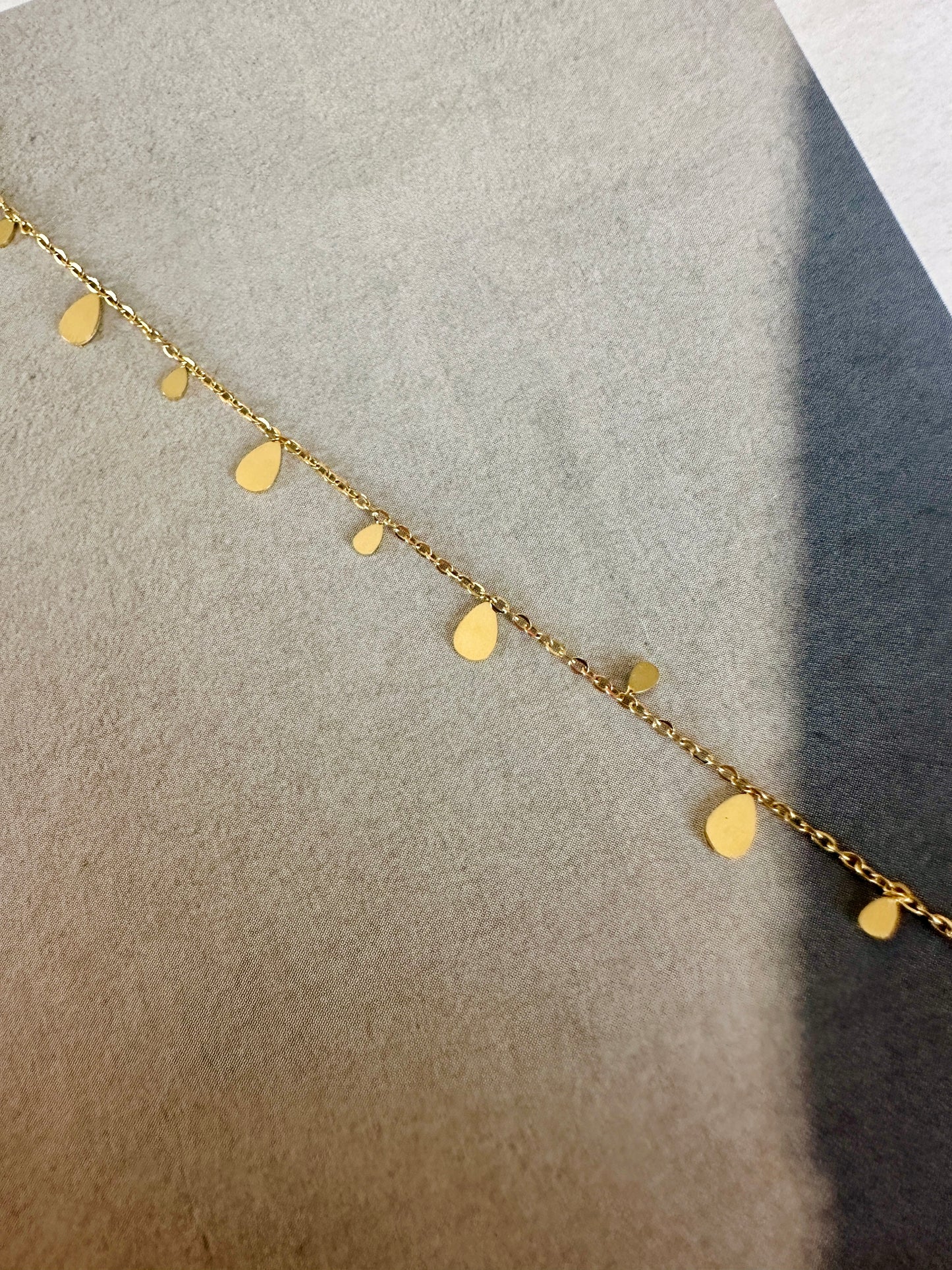 Pulsera LÁGRIMA Dorada
