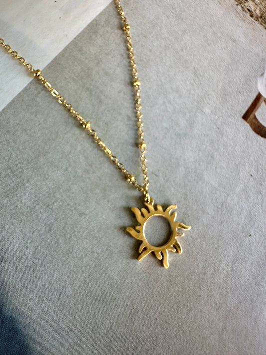 Collar SOL Hueco Dorado