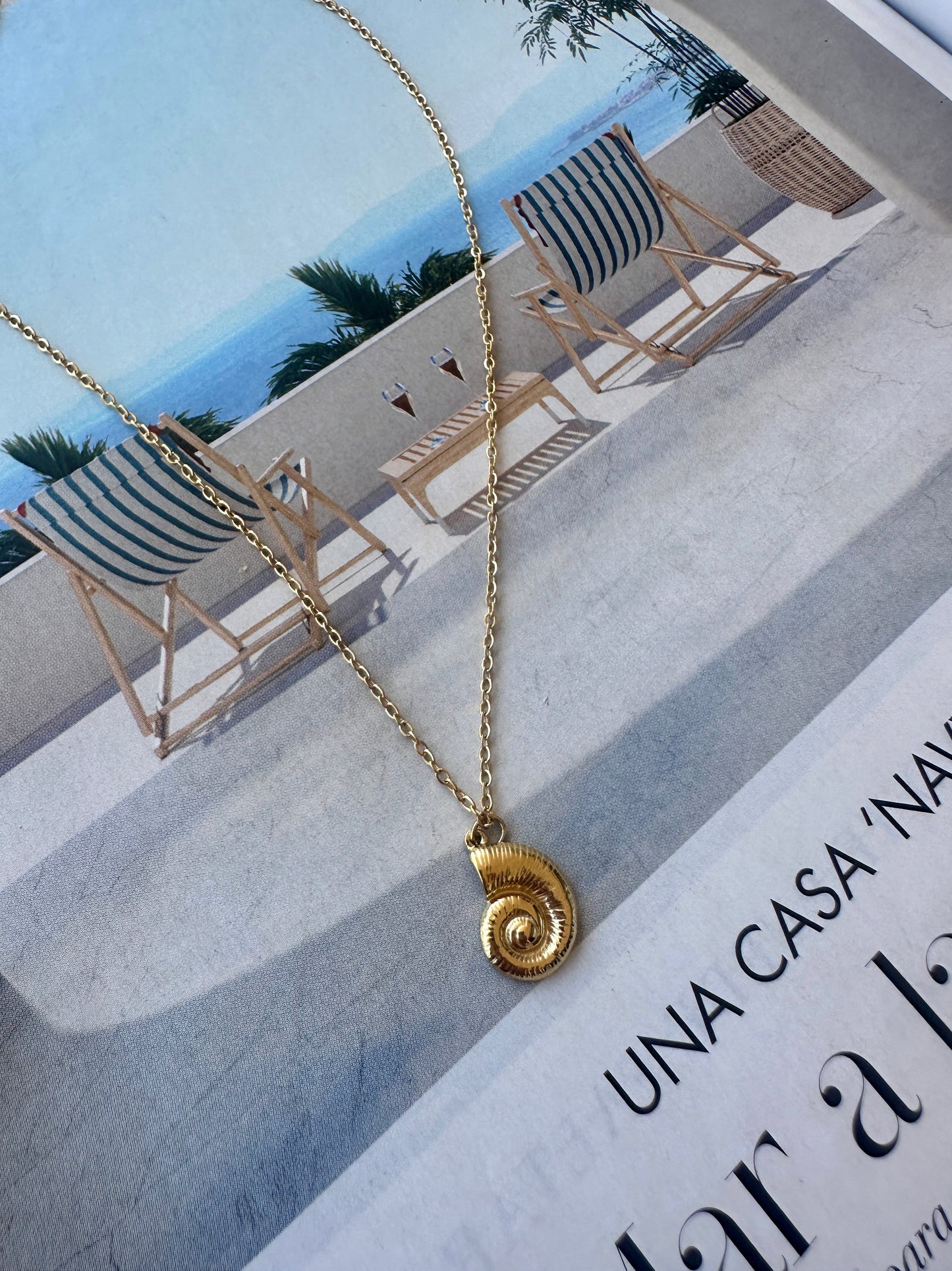 Collar Amonite Dorado