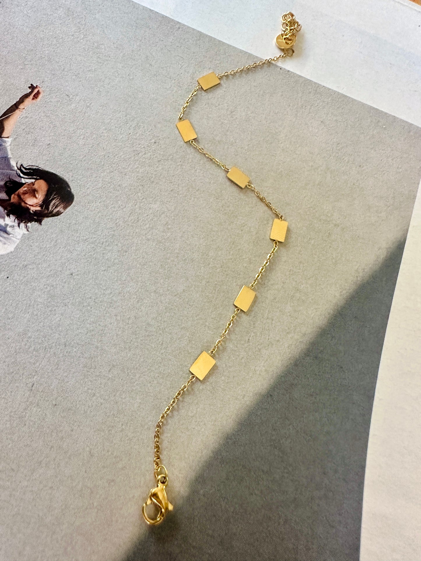 Pulsera CUBO Dorada
