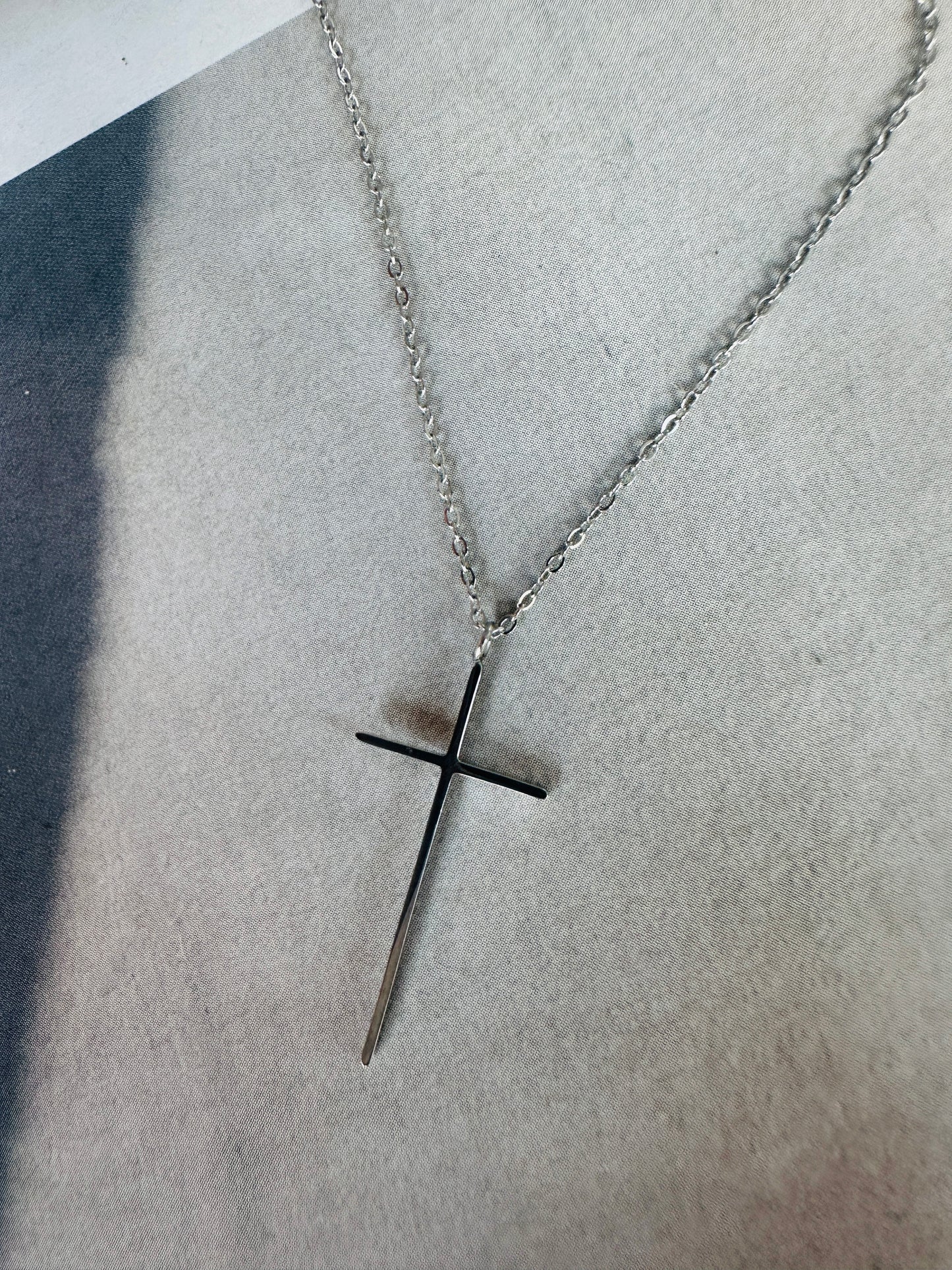 Collar CRUZ Plateado