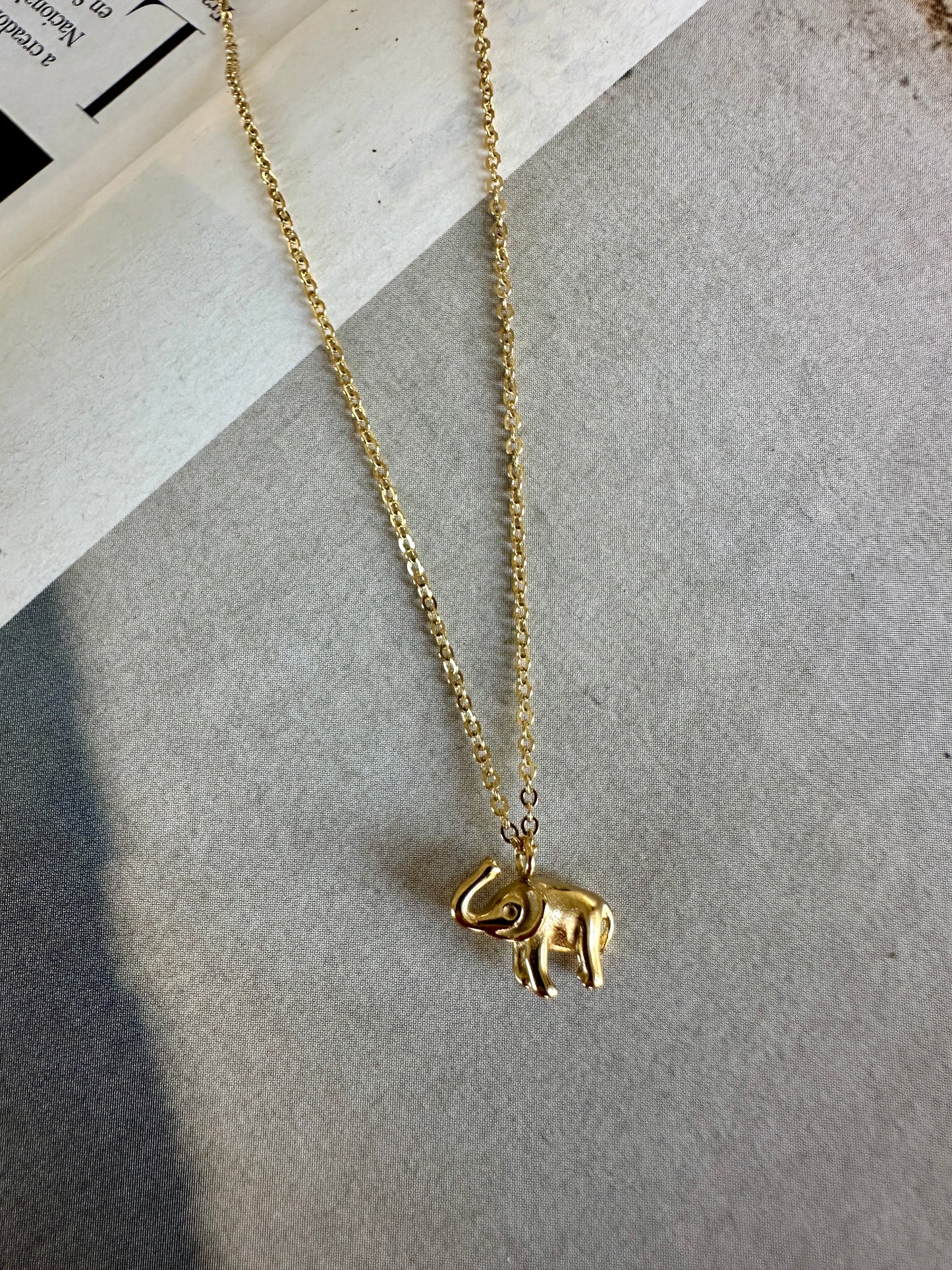 Collar ELEFANTE Dorado