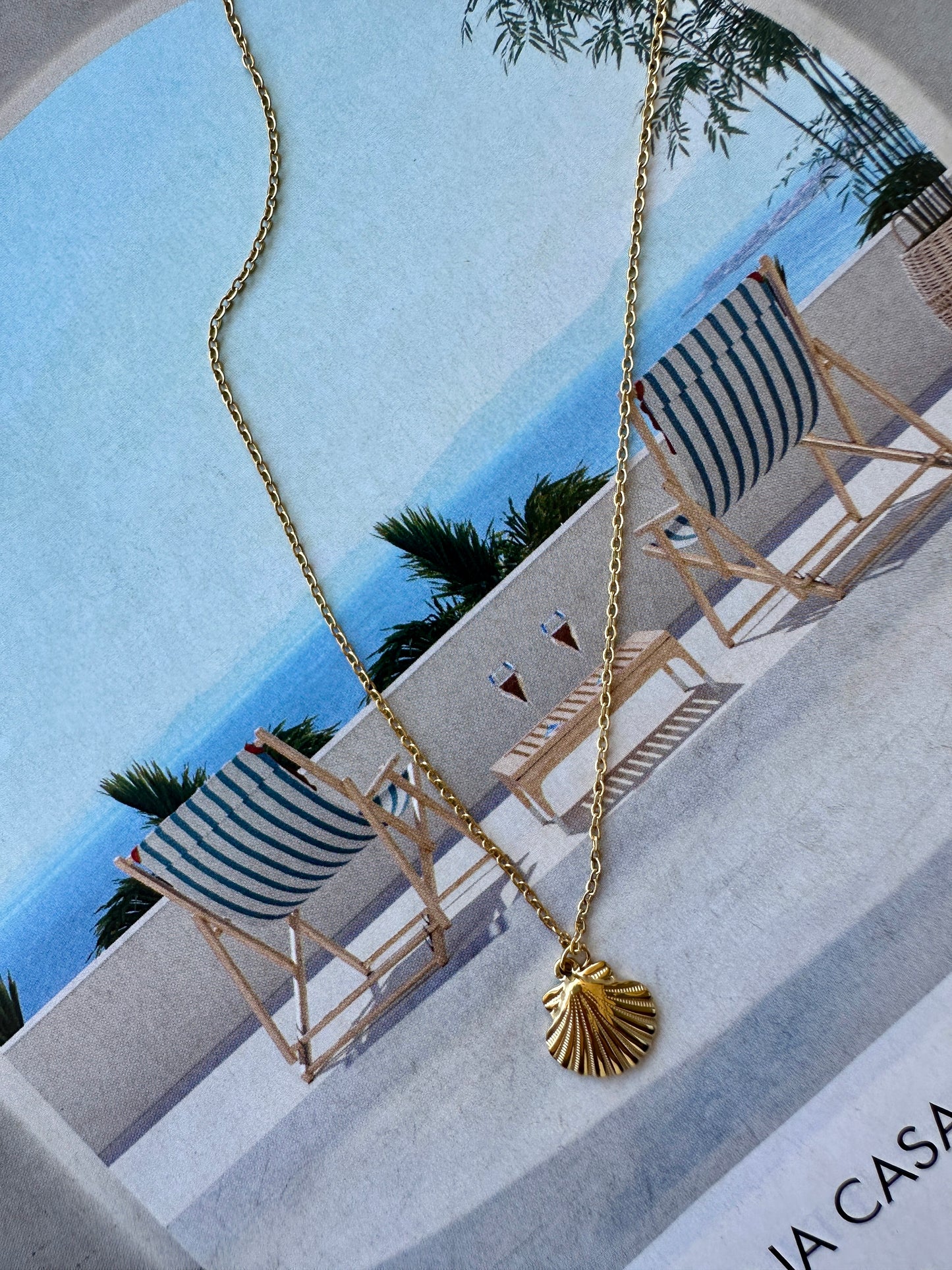 Collar Concha de Mar Dorado
