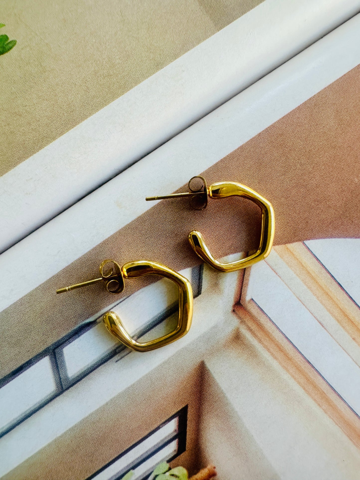 Pendientes HEXAGONO Abierto Dorado