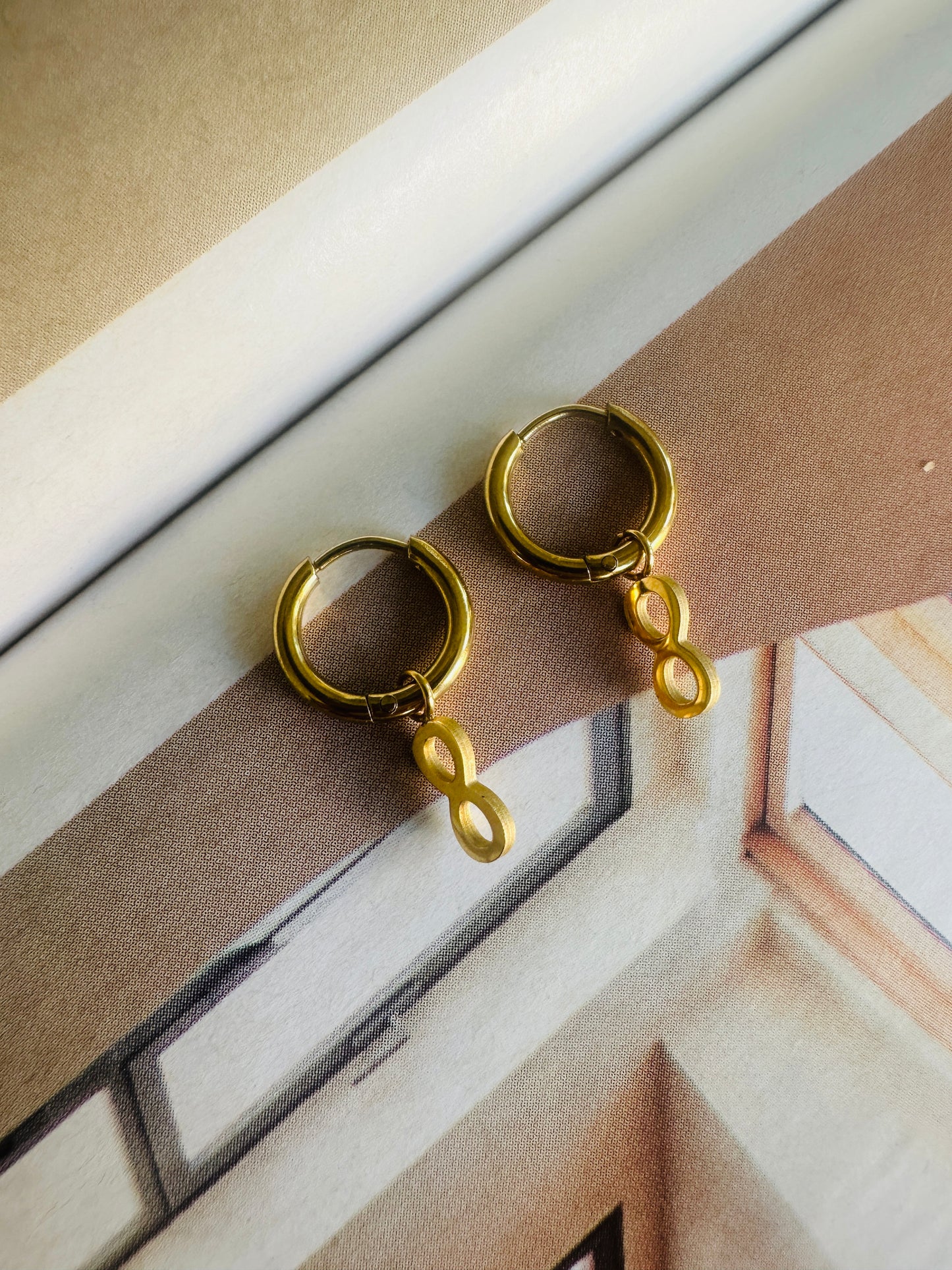 Pendientes INFINITO Dorado