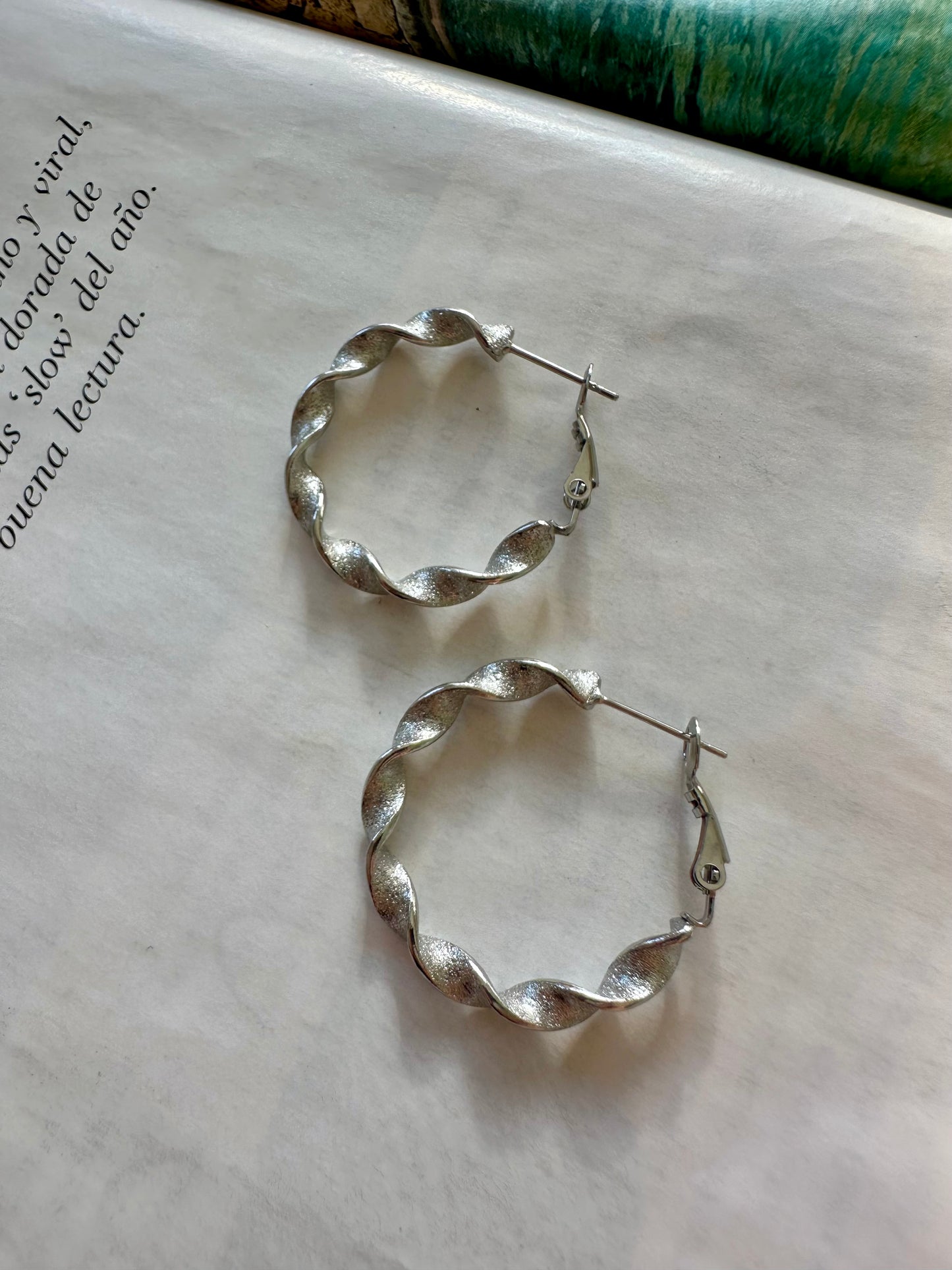 Pendientes TORZADA Relieve