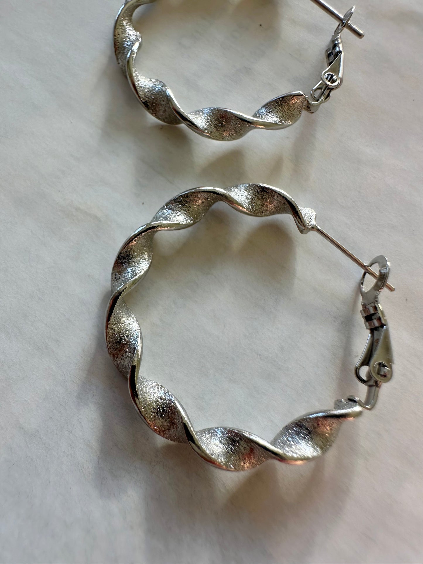 Pendientes TORZADA Relieve