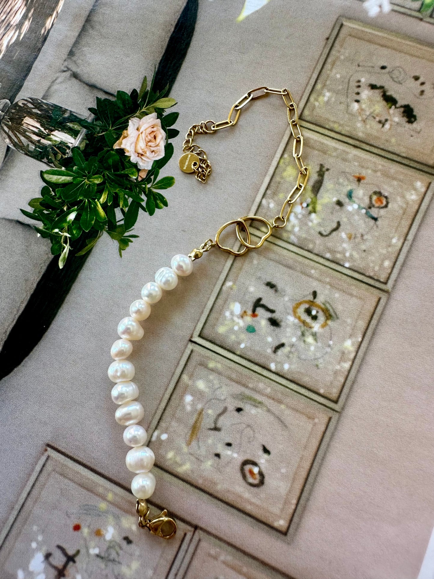 Pulsera AMOR y PERLAS Dorado