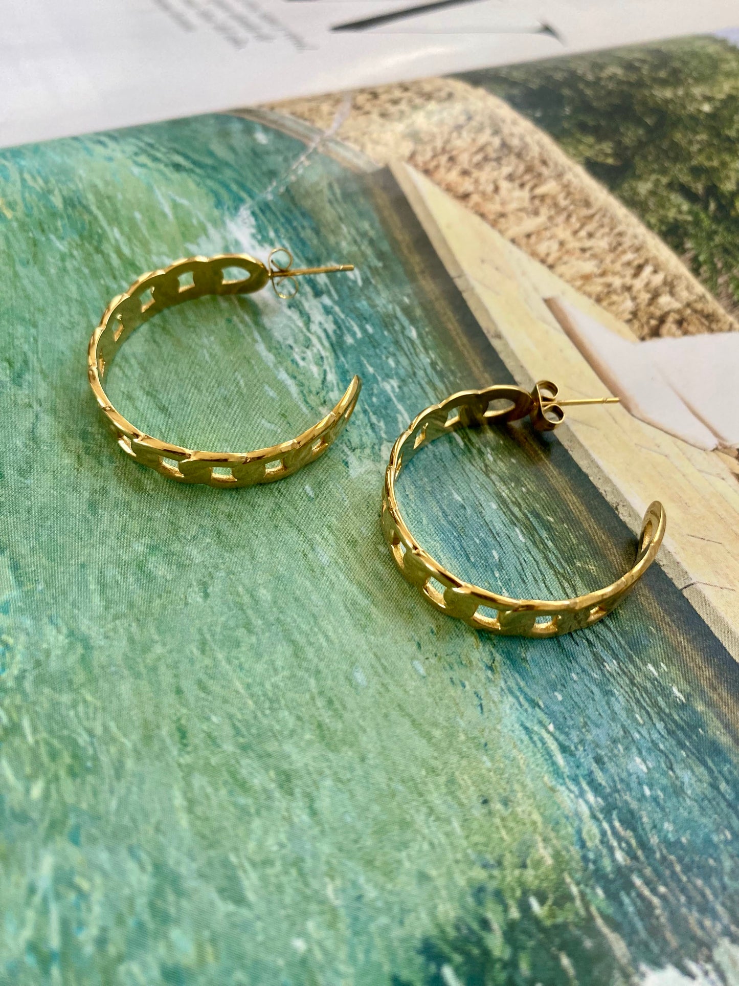Pendientes CODE Dorado
