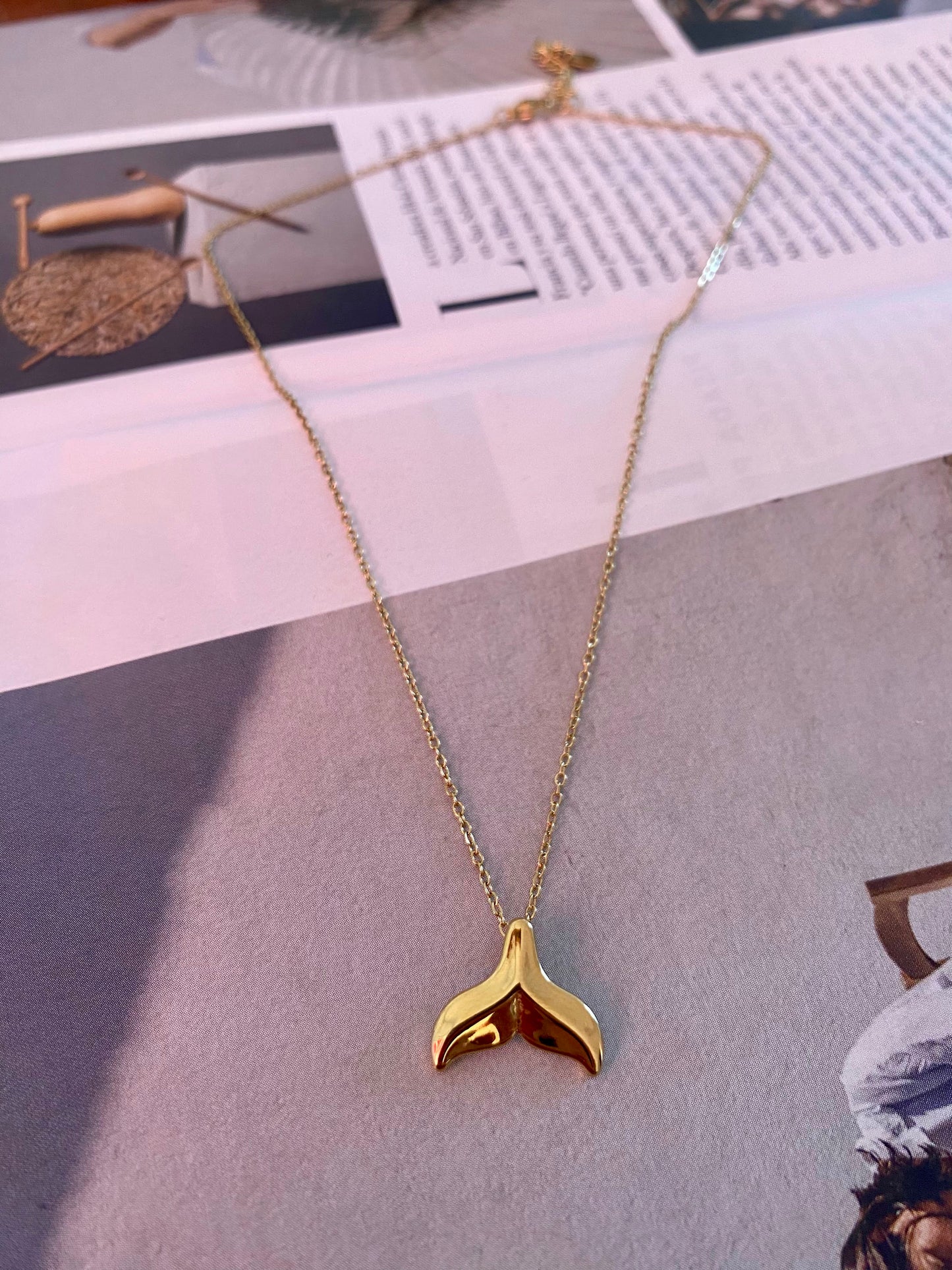 Collar BALLENA Dorado