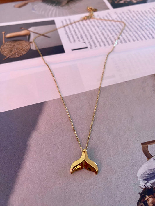 Collar BALLENA Dorado